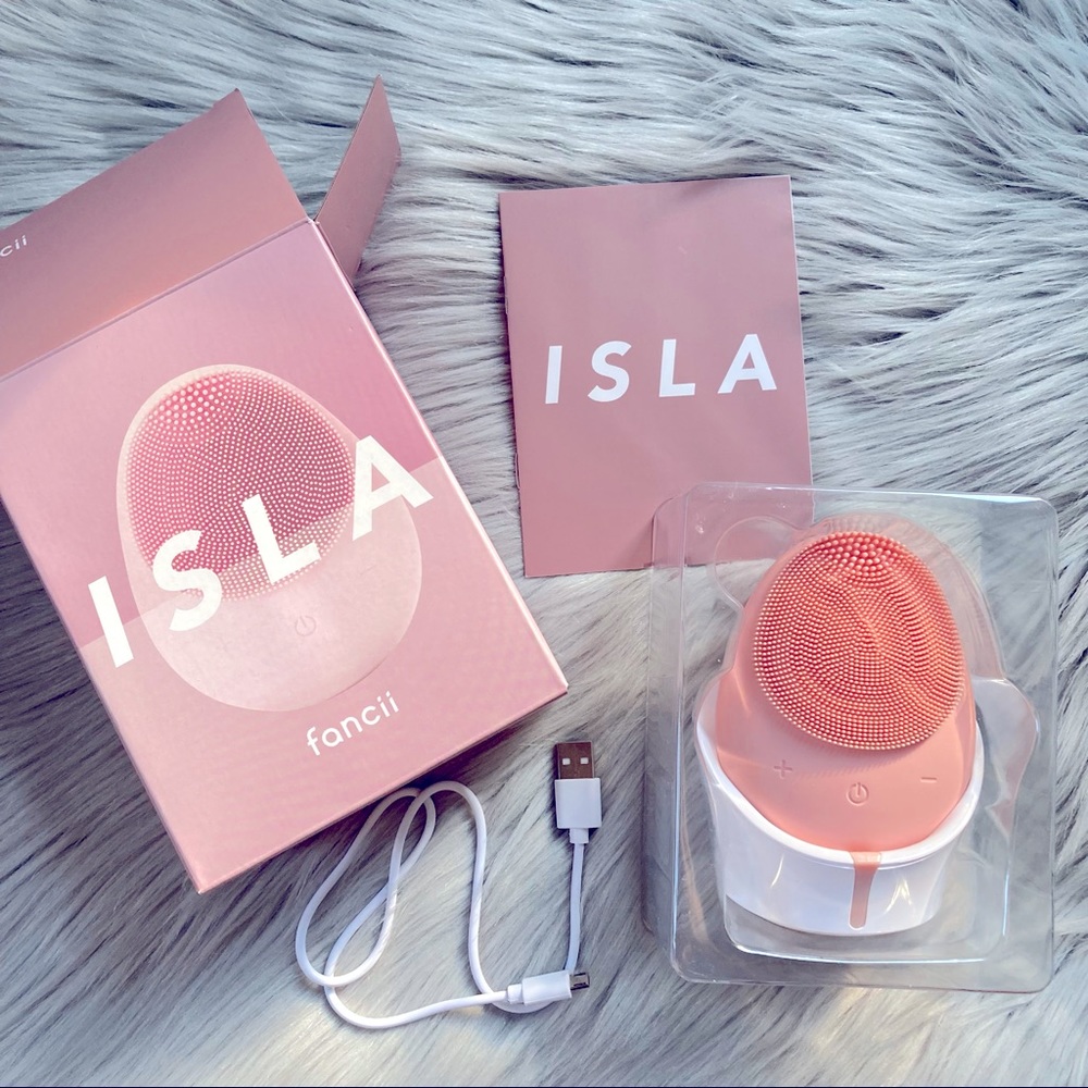 Fancii Isla Facial Cleansing Brush